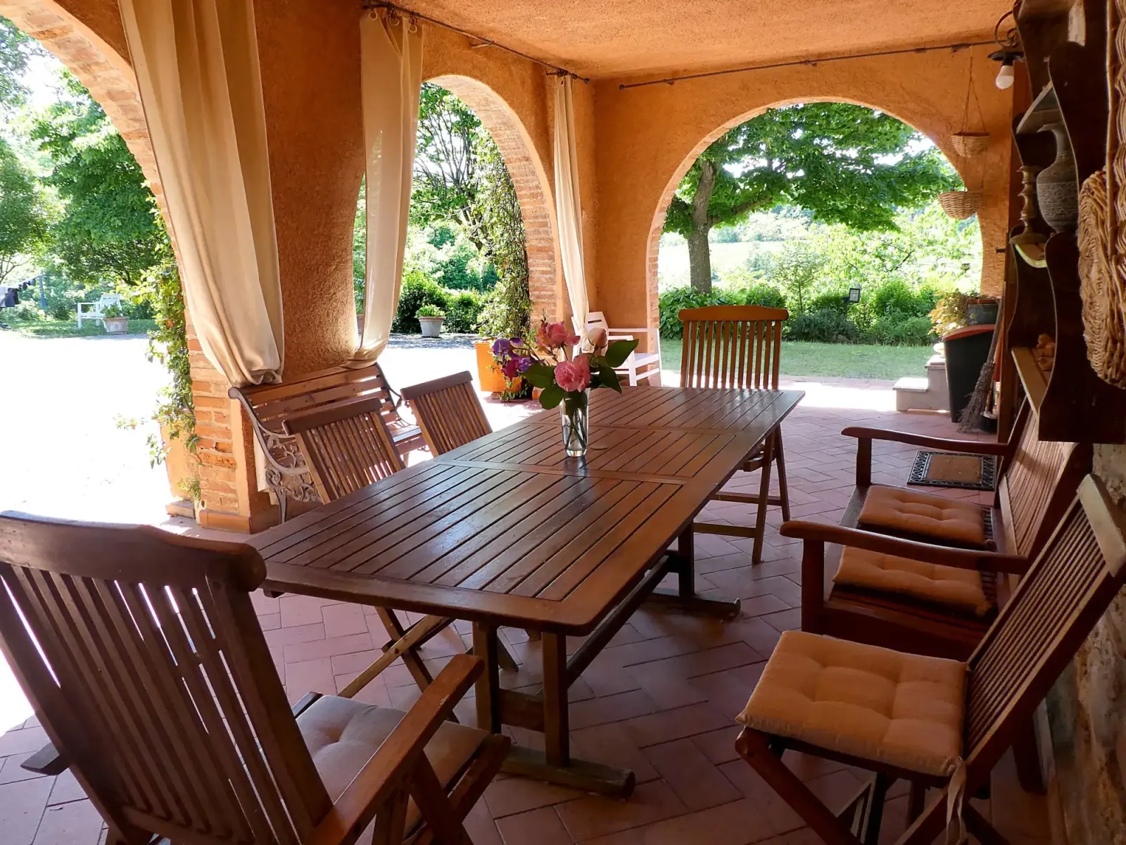 Portique panoramique avec table à manger